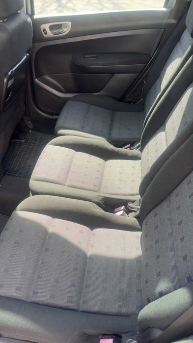 Продавам Peugeot 307 SW