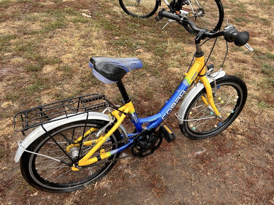 Велосипед син и жълт