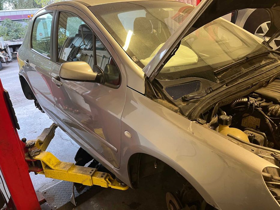 Продавам Пежо 307 1.6HDI 2005 г.