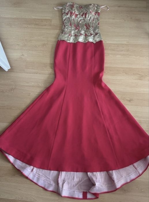 Официална рокля