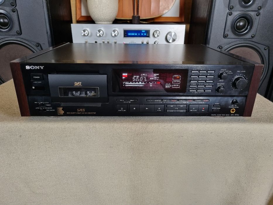 Sony DAT DTC-57 ES. Perfect functional. Impecabil.