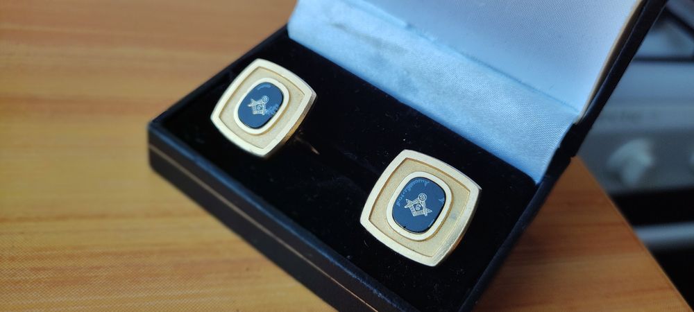 Butoni masonici vechi auriți  pentru cămașă