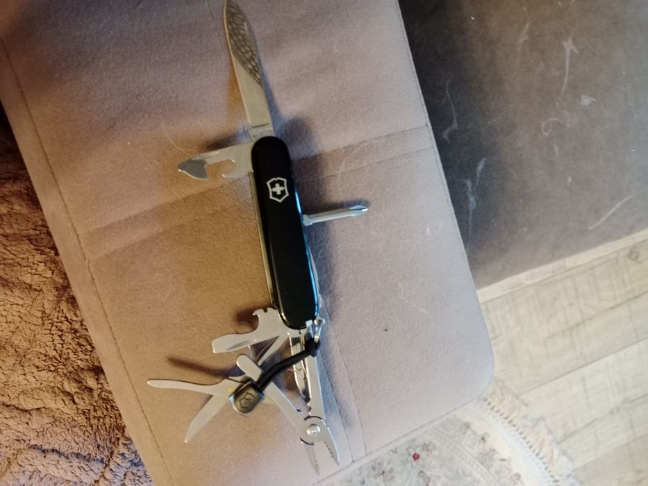 Складной мультитул Victorinocs.