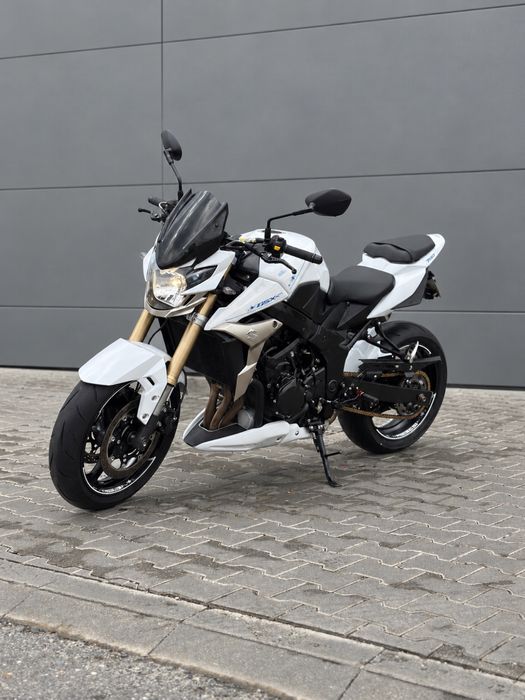 Suzuki GSR750 Akrapovic