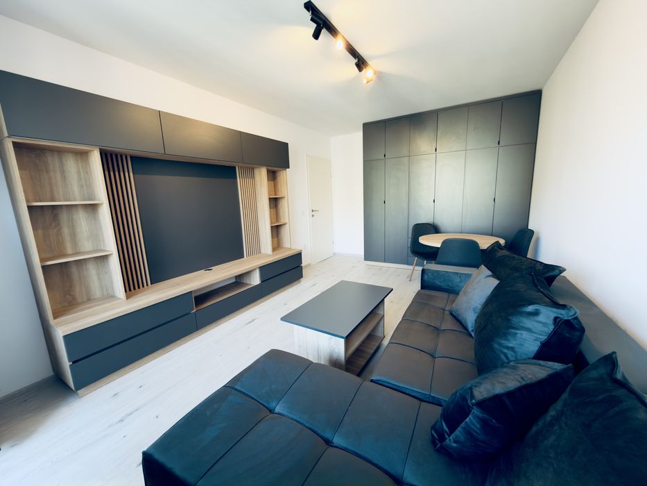 Apartament cu 2 camere de inchiriat in zona Tractorul prima chirie