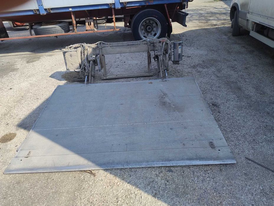 Падащ борд от Ивеко 3.5  т