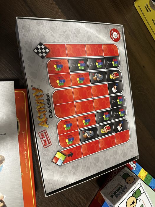 Настолни игри Dixit, joking hazard, разширен на карти срещу българщина