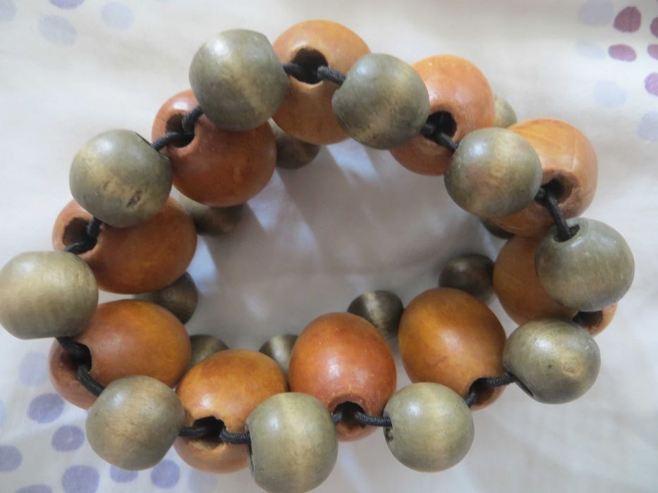 Бижута от естествени материали