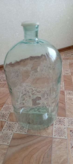 Бутыли 20-литровые, 2-х, 3-х литровые банки