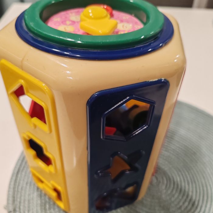 Много интерактивни играчки