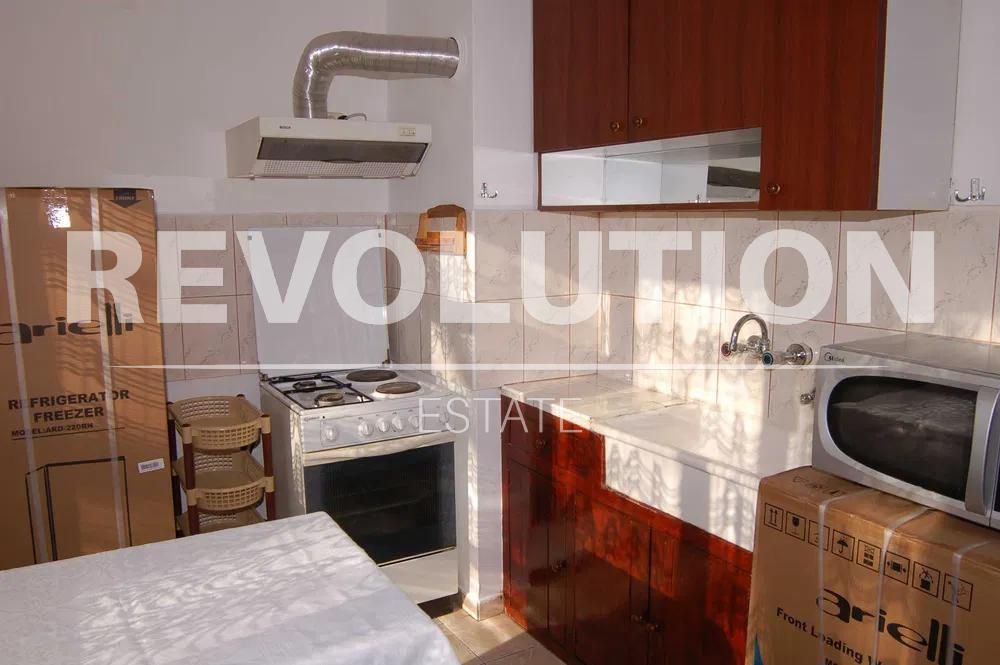 Дава се под наем Двустаен апартамент в Варна, Цветен квартал - 61 кв.м за 398.82 € - Снимка #2
