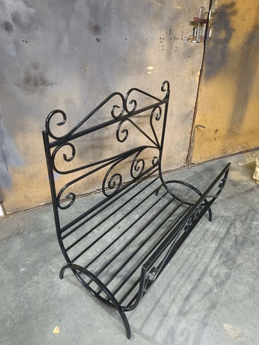 Садовые качели и беседки