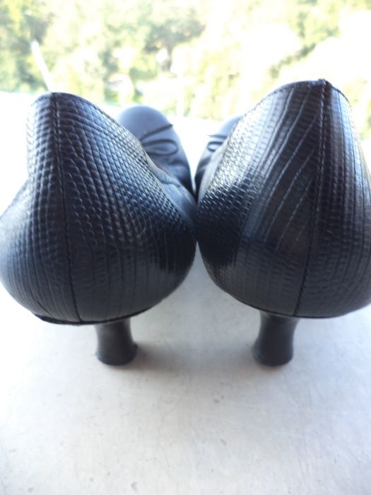 ЕСТЕСТВЕНА КОЖА обувки номер 39 - 15 лв