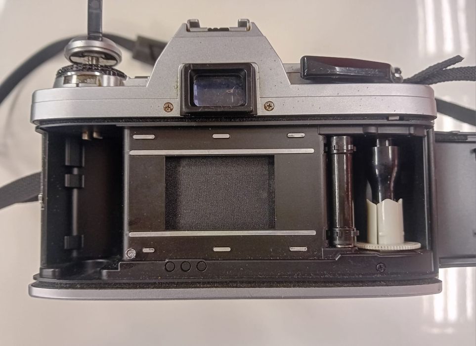 Minolta X-300 + obiectiv zoom - DEFECT