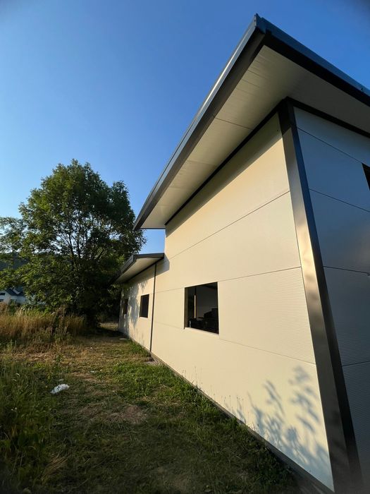 Vand hale metalice lucrăm fără avans