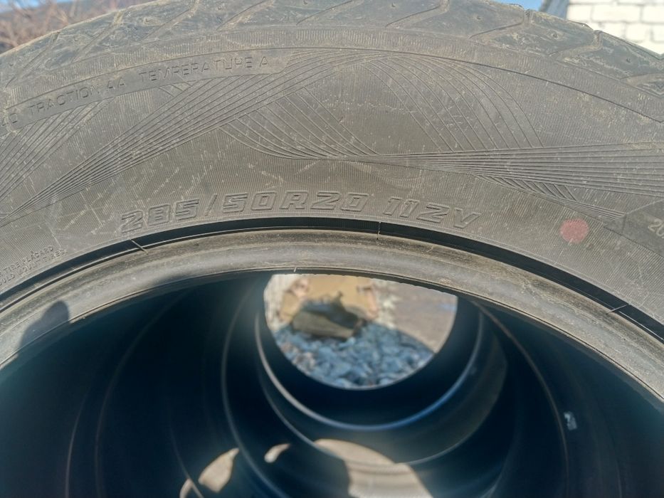 Продам шины стояли на крузаке 200