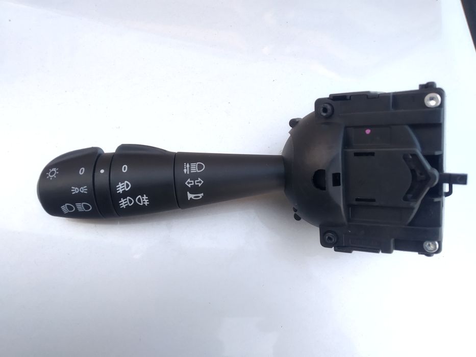 Лост превключвател (ляв) светлини, халогени, клаксон Dacia Logan II