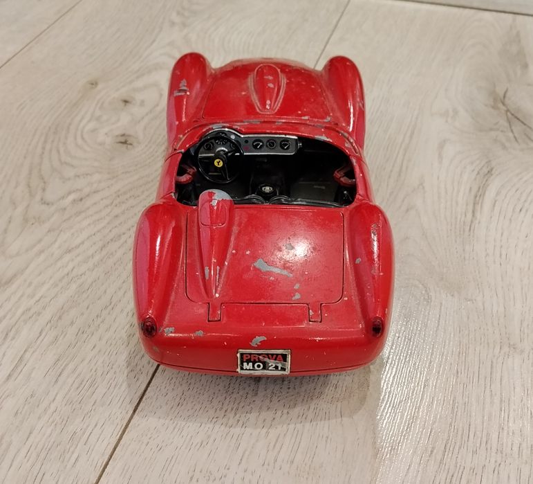 Ferrari 250 Testa Rossa (1957) Burago 1:18