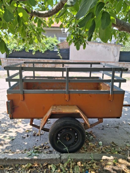 Ремарке туристическо автомобилно