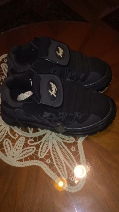 Clapari,incaltaminte pt schiat