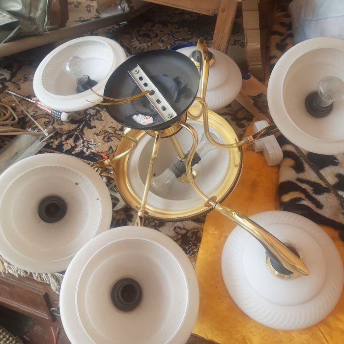 Люстра шестирожковая!