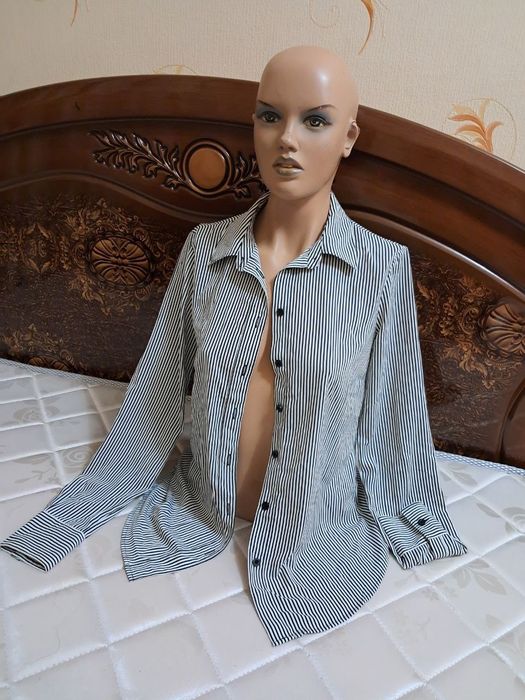 Рубашка HM размер s m в идеале