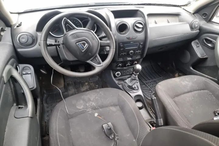 plansa de bord timonerie bara spate armatura haion portbagaj stop tripla stanga dreapta  bare longitudinale  alternator compresor ac electromotor Dacia Duster 1 facelift 2017, motor 1.6 benzina 115cp H4M 730