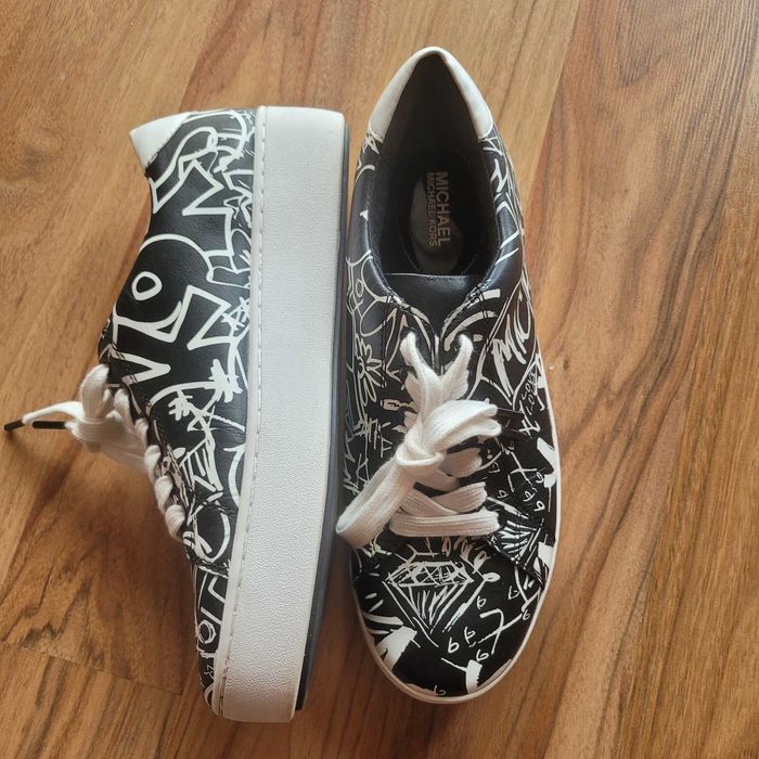 Michael kors уникални кецове с графити естествена кожа