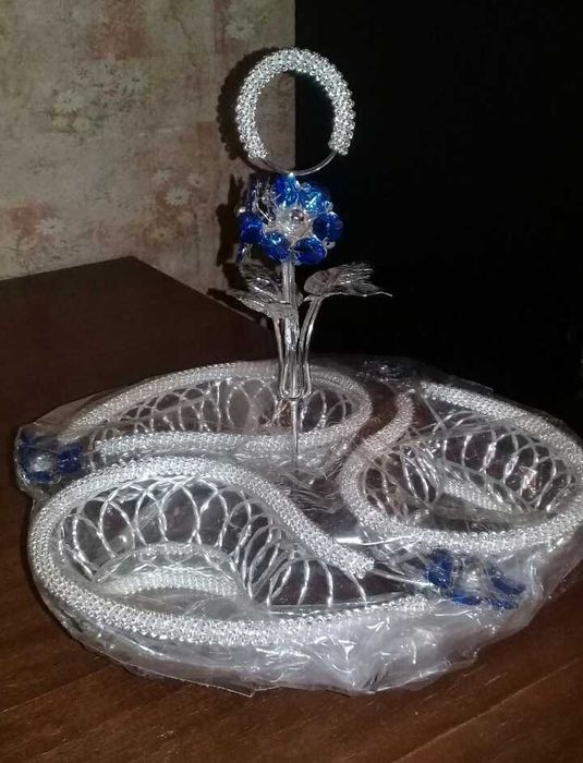 Ваза и декоративная пальма