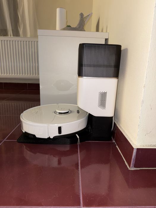 Roborock S8 Plus – Stație Auto-Golire – Stare foarte bună