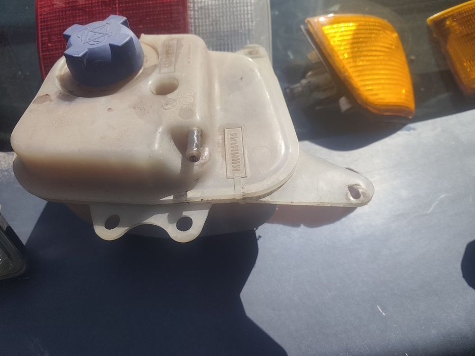 Продавам части от Ауди  80