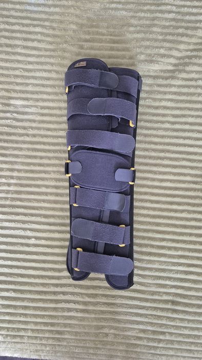 Продаётся тутор коленного сустава