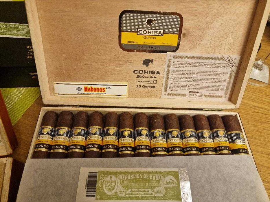 Trabucuri : Cohiba Esplendidos, Cohiba Piramides si Cohiba Maduro .