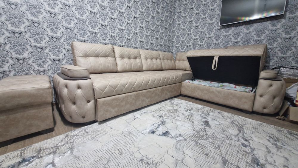 Продается диван в гостинную