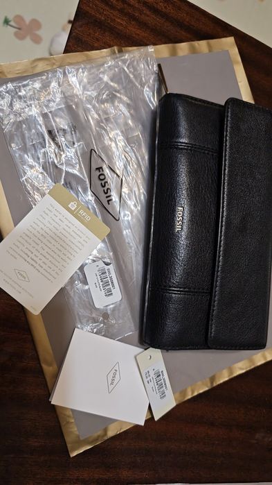 Дамски портфейл Fossil, дамско портмоне
