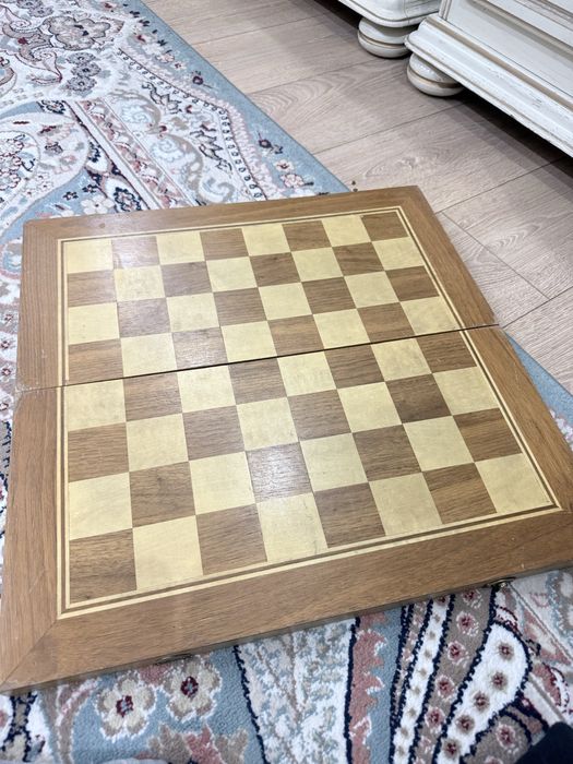 Шахматную доску продам