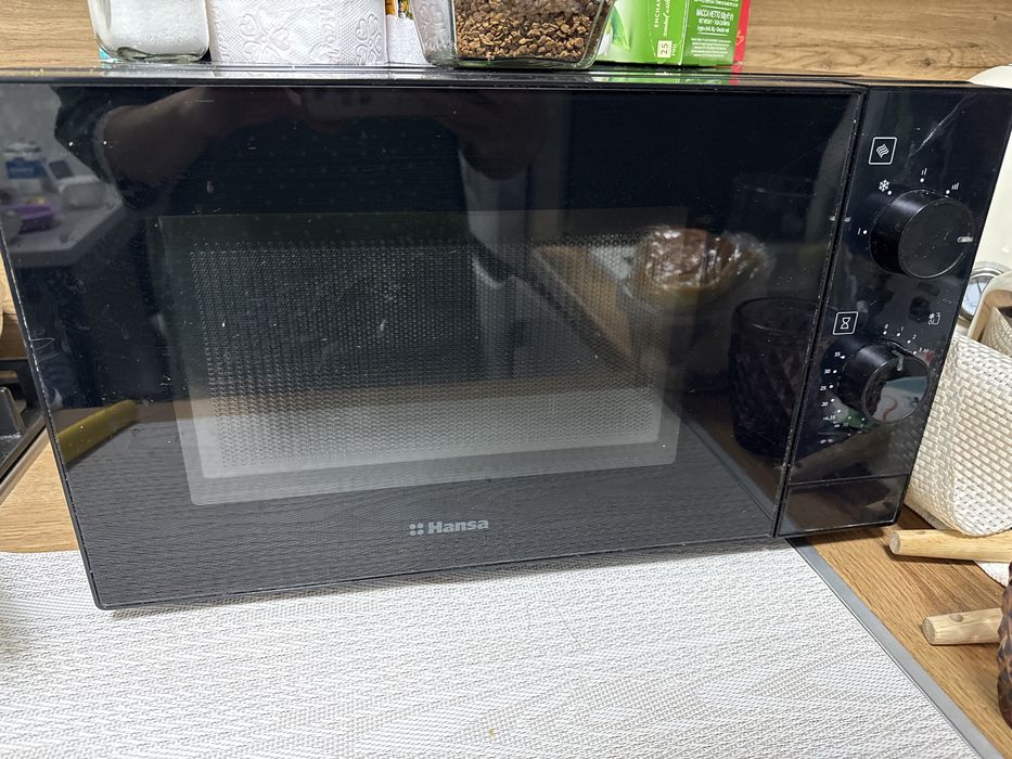 Микроволновка Hansa черная