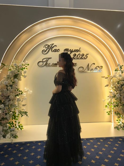 Красивое черное платье