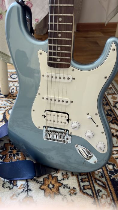 Продаю гитару Squier Affinity Stratocaster HSS и комбоусилитель