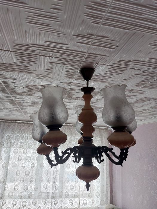 Продам 3 люстры.