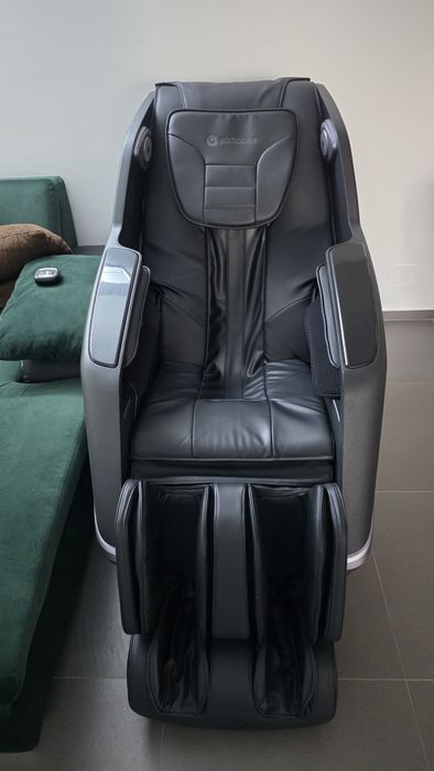 Vand fotoliul de masaj Komoder VECTOR dotat cu robot de masaj 3D pe sina SL, programe automate, tehnici de masaj