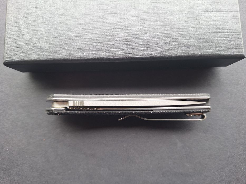 Сгъваем нож от стомана D2 и дръжка G10