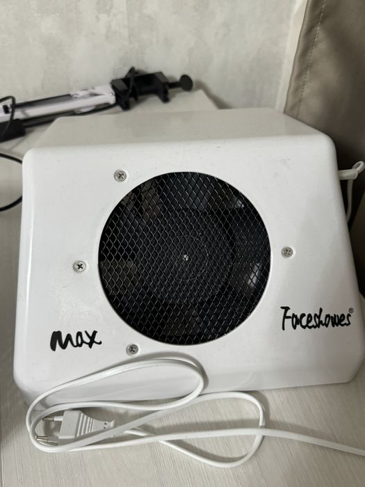 Вентилятор, пылесос для мастеров маникюра. MAX STORM