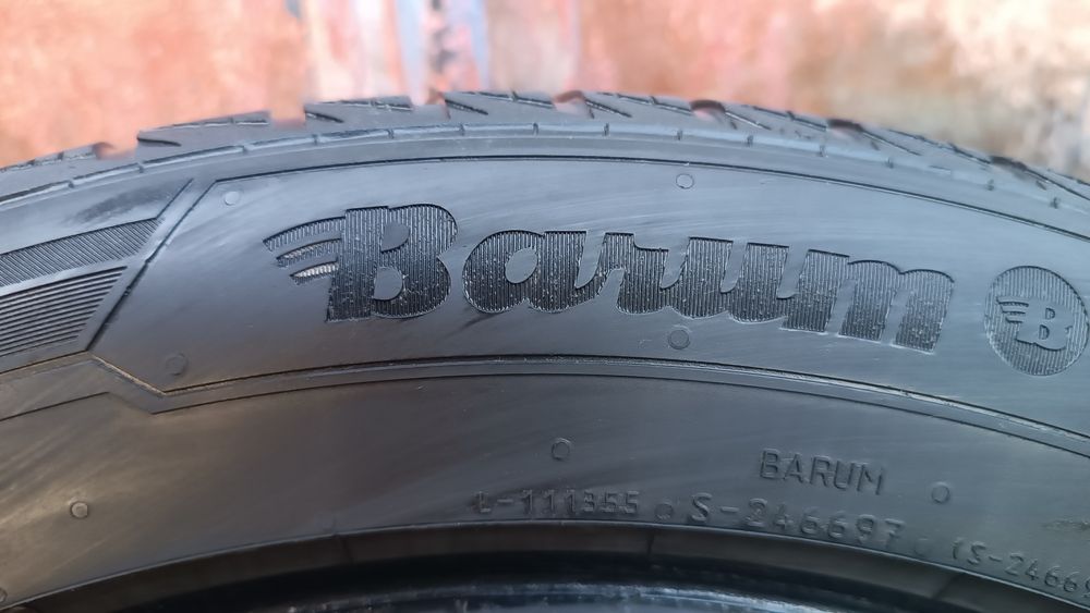 225/50/17 Barum .