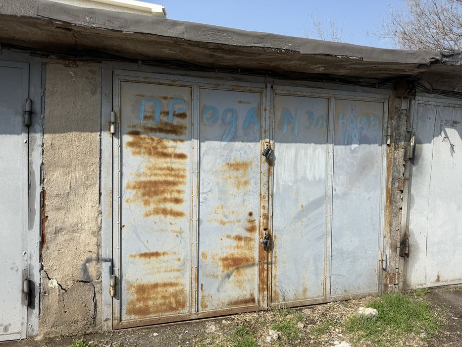 Срочно продаётся гараж в мкрн. Север