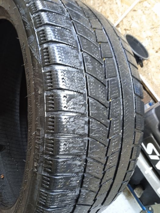 Продам резину липучка245/40/18