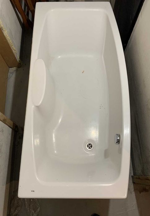 Акрилна вана ROCA с преден панел и метална конструкция 170/80.