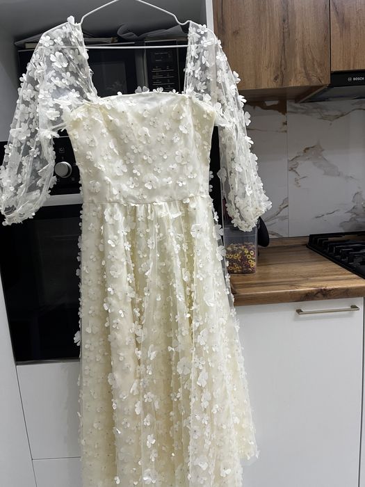 Продам платья вечерние