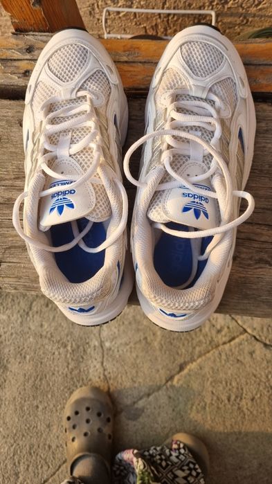 Продам крассовки адидас