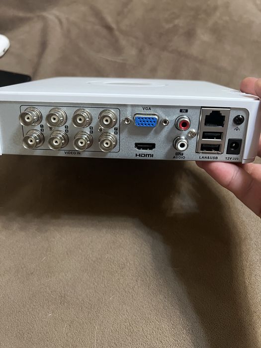 Продам видеорегистратор hikvision (8 каналов)